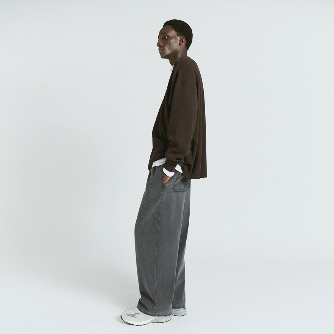 DAT11AE23-ECRU-MODEL