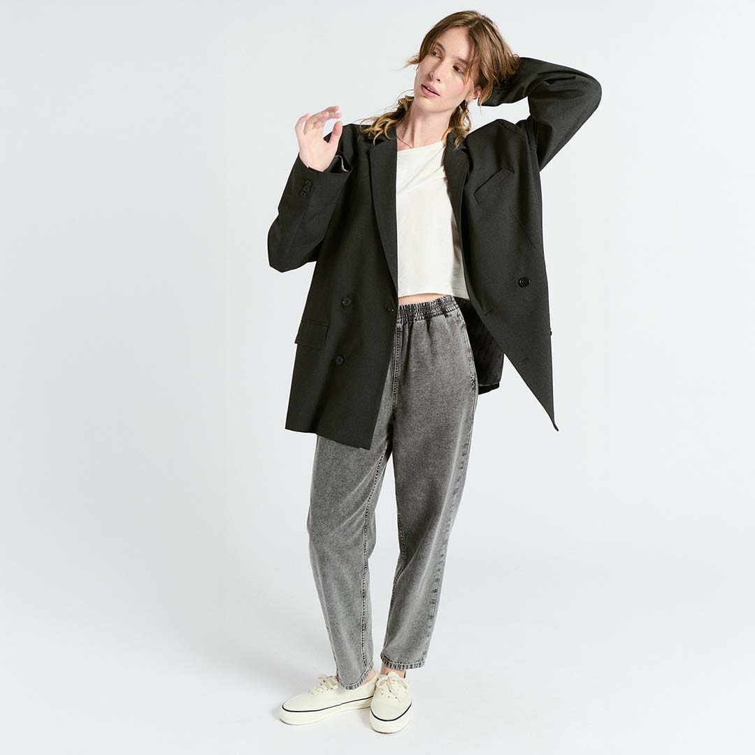 DAT11AE23-ECRU-MODEL