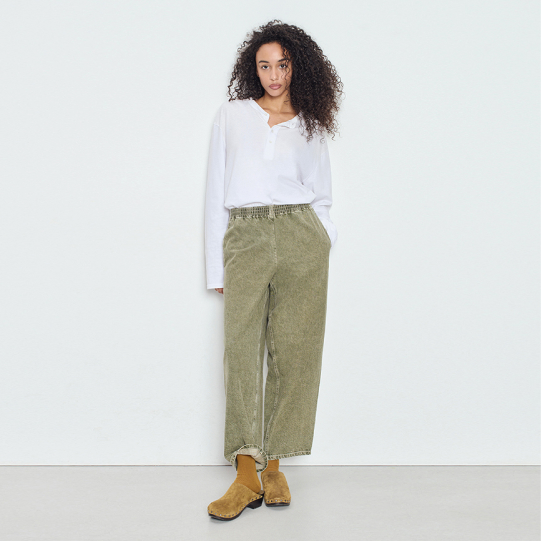 DAT11AE23-ECRU-MODEL